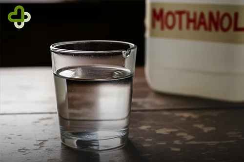 Бутылка с надписью спирт